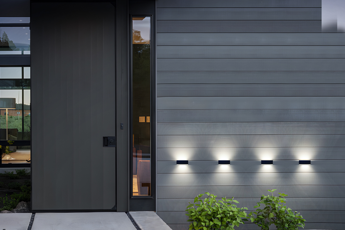 NexSun Tides | 700 Lumen | Moderne Solar-Wandleuchte mit Auf- und Abwärtsbewegung
