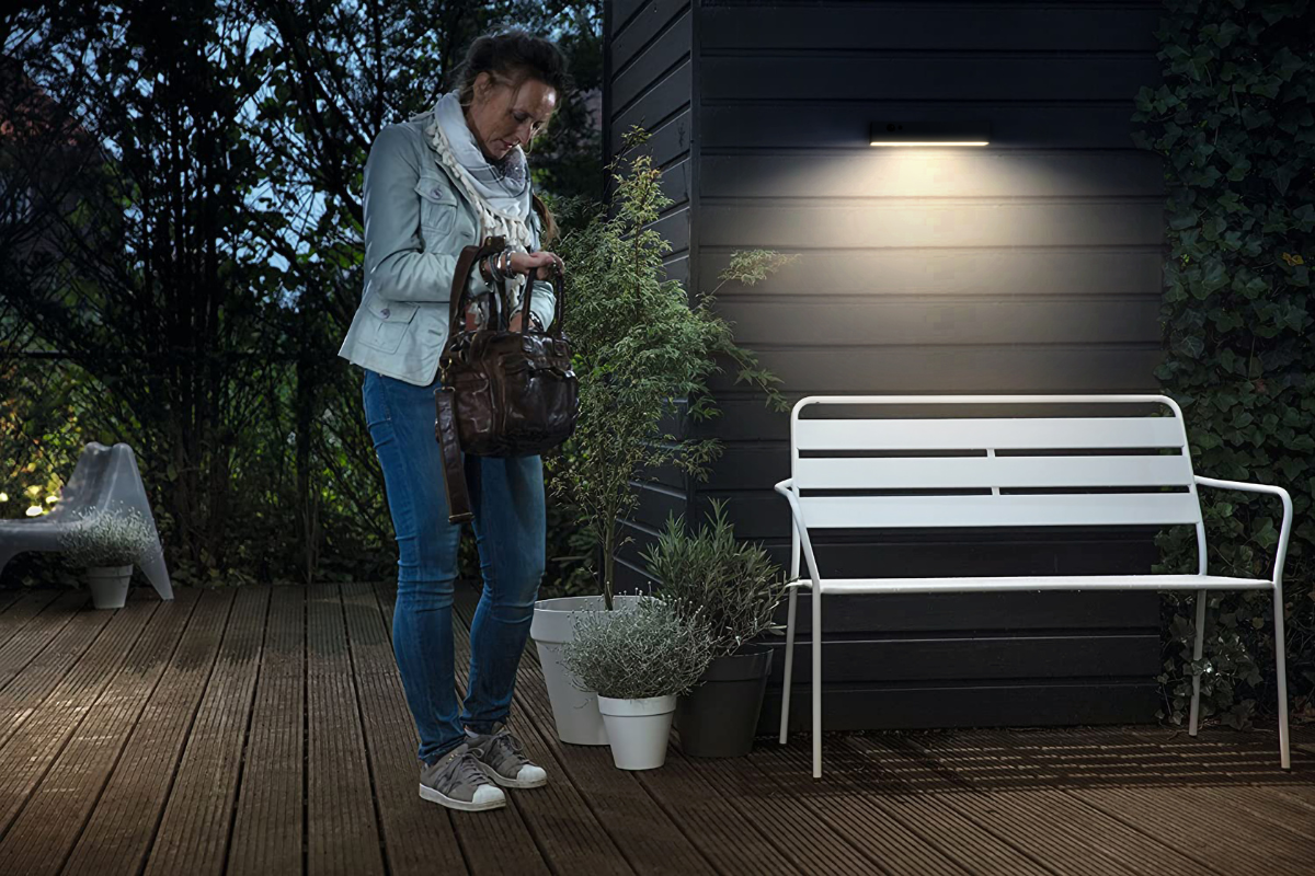 NexSun Solstice | 1000 Lumen | Moderne lineare Solar-Wandleuchte